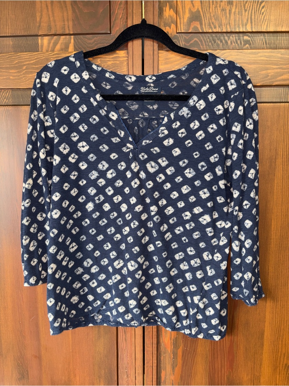 Lucky Brand Navy Blue White Printed Split Neck 3/4 Sleeve Top Sz M Boho Knit